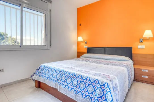 Apartment in Roses with Waterfront Views