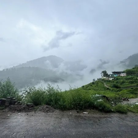 Kuari Pass Inn