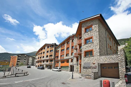 Andorra Mountain Friends Self-Catering - Happy Rentals Hotels in El Tarter