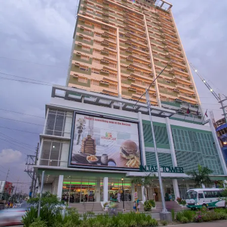 Injap Tower Hotel Отели рядом с достопримечательностью «Площадь Моло»