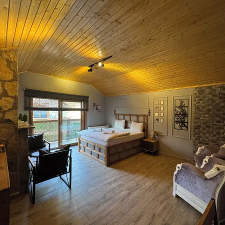 Tas Mahall Luxury Hotel