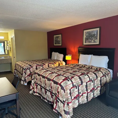 Royal Inn - Anniston