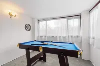 Staines House-3bed-sleeps7- Freep-close to Airport