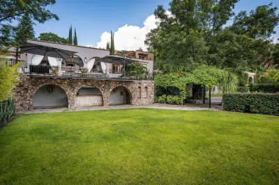 Casa Cien