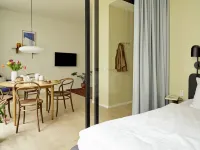Apēron Apartment Hotel