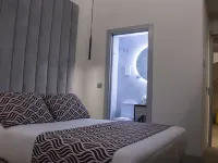Hostal Juliette-Gran Vía Hotel berhampiran Edificio Espana