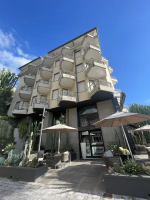 Sole Mare Hotels in Latte
