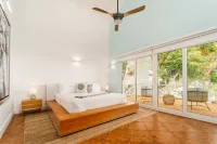 Blue Roatan Resort Hotel a 