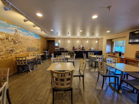 Monument Inn & Suites Отели в г. Скоттсблаф