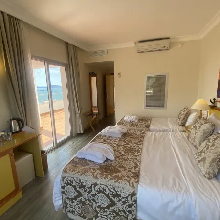 Roseıra Beach Resort