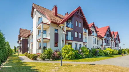 Lisi Jar, Sun & Snow