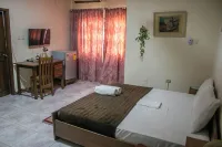 Sheridan Hotel Hotels in Adjiringanor