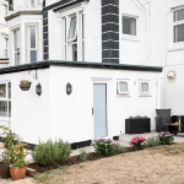 Coombe Bank - Seaboard Spirit, Contemporary Chic with Parking Close to Beach