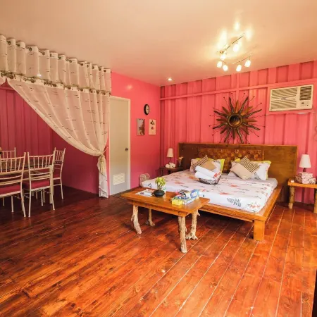 Queens English Garden & Strawberry Farm Отели рядом с достопримечательностью «Iglesia Ni Cristo»