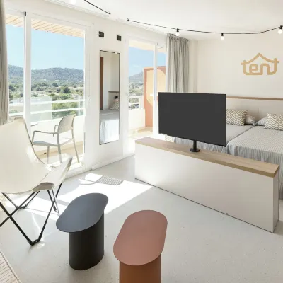 Tent Calvia Beach Hotels near Camp de Futbol de Magaluf
