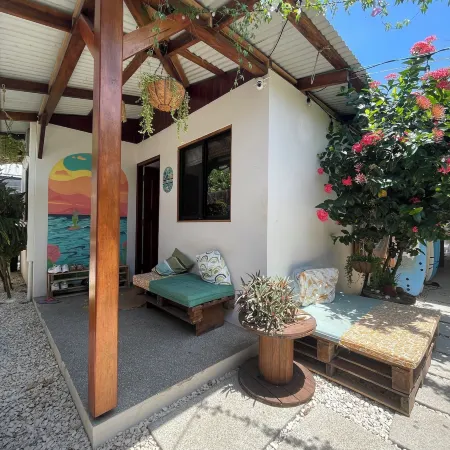 The Cafecito Surf School & Guesthouse