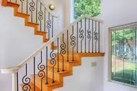 Four Stone Beach House Hotels in Vashon