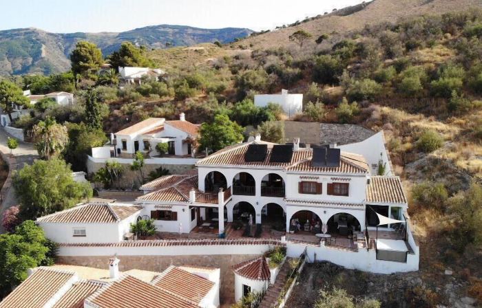 Casa Roble B&B
