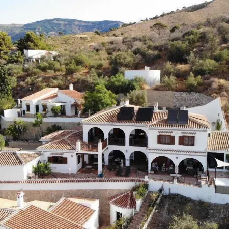 Casa Roble B&B