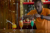 Serengeti Serena Safari Lodge - bar