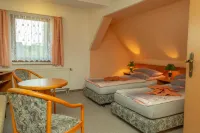 Pension Zum Schwanenteich Hotels in Suplingen