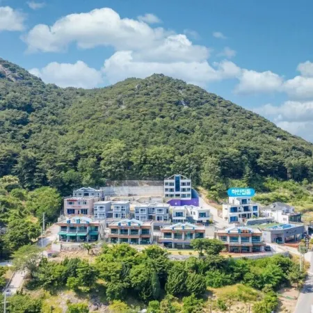 Hayanjip (Blue Road Town Pension