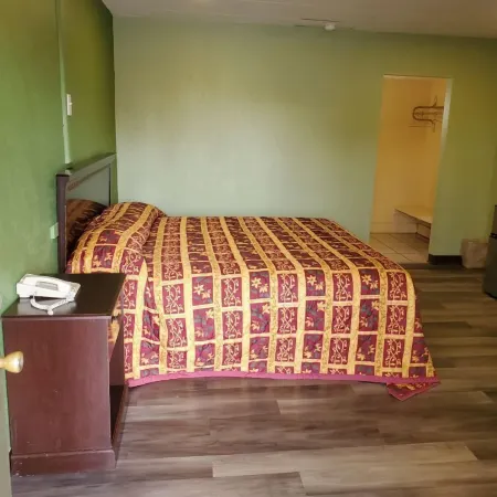 Trailway Motel