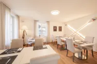 Verena's Boutique Villa am See - Homestays
