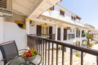 Dora Pool Studios by Konnect,150m from the Beach
