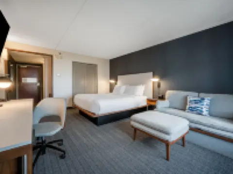 Courtyard Columbus Airport Hotels in Columbus