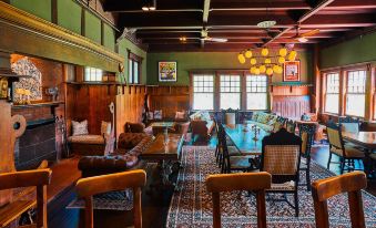 Apple Tree Inn