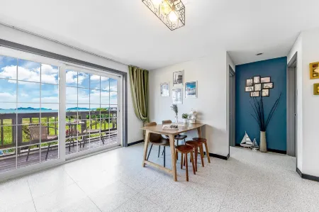 Ganghwa Rodemhouse Pension Отели рядом с достопримечательностью «Dongmak Beach»