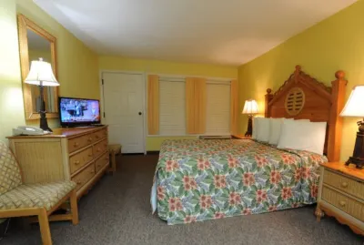 Destin Holiday Beach Resort Hotels near Jetty East Beach