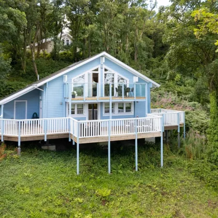 The Bluebell - Luxury Lodge with Hot Tub