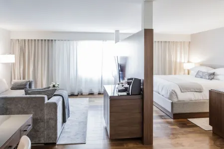 The James Hotel Отели в г. Саскатун