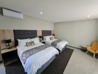 Luxe on Ridge Boutique Hotel Hotels near Berea