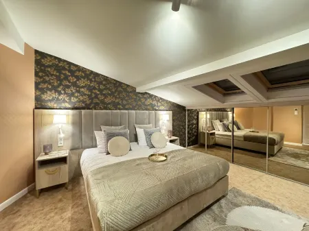 White Lotus - LoftAffair Collection Отели рядом с достопримечательностью «Фабрика эмали Оскара Шиндлера»