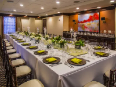 โรงแรมเดอะราฟาเอล ออโตกราฟคอลเลกชั่น