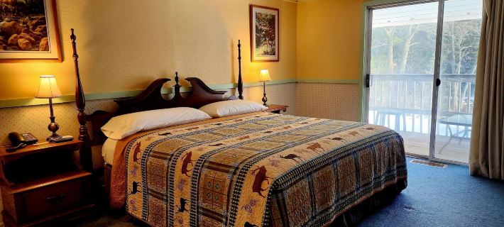 Covered Bridge Riverview Lodge Hotels in Carroll County