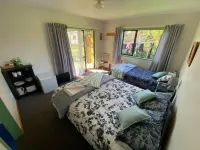 White Elephant Accommodation Hotels in Motueka