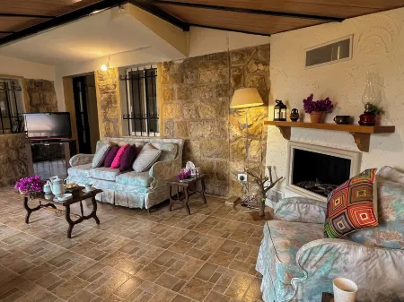 Les Bougainvilliers GuestHouse by Hansa Отели в г. Bdadoun