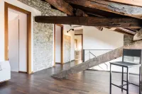 Palazzo Del Pero Luxury Attic - Bymyhomeincomo فنادق في Province of Como
