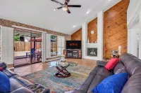 Home with pool, games and relaxation, in the middle of it all!