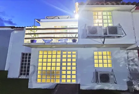 HominngBird Acapulco Отели рядом с Аэропорт Генерал Хуан Альварес