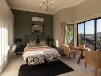 Dunvegan Lodge Hotels near Long Beach