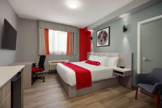 Ramada by Wyndham West Edmonton Hotel & Suites