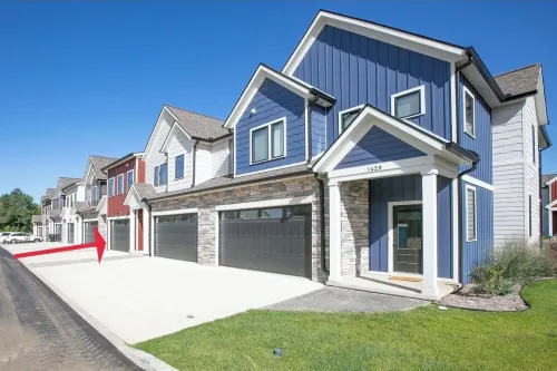 Notre Grande Dame - Spacious NEW 4-bedroom within walking distance to ND