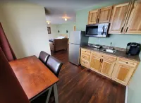 {Forget-Me-Not Inn} Alaskan Waterfront Vacation Rental (Deer Suite)