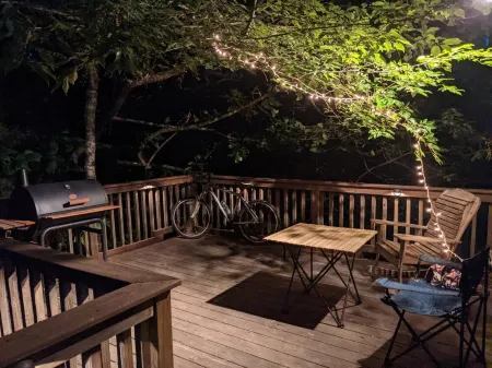 GAME DAY WEEKEND CONDO! WALK TO CAMPUS! PET FRIENDLY! WHIRLPOOL TRAILS! Отели рядом с достопримечательностью «Парк Ламар»