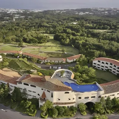 Club ES Jeju Resort Отели рядом с достопримечательностью «Храм Якчхунса»